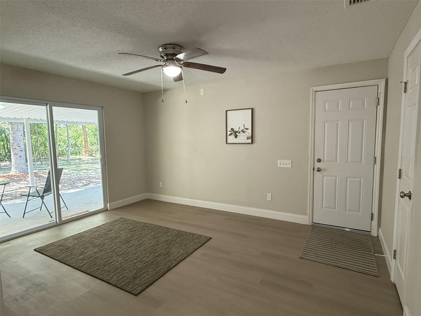 Image 7 of 17 For 1524 Hillway Road
