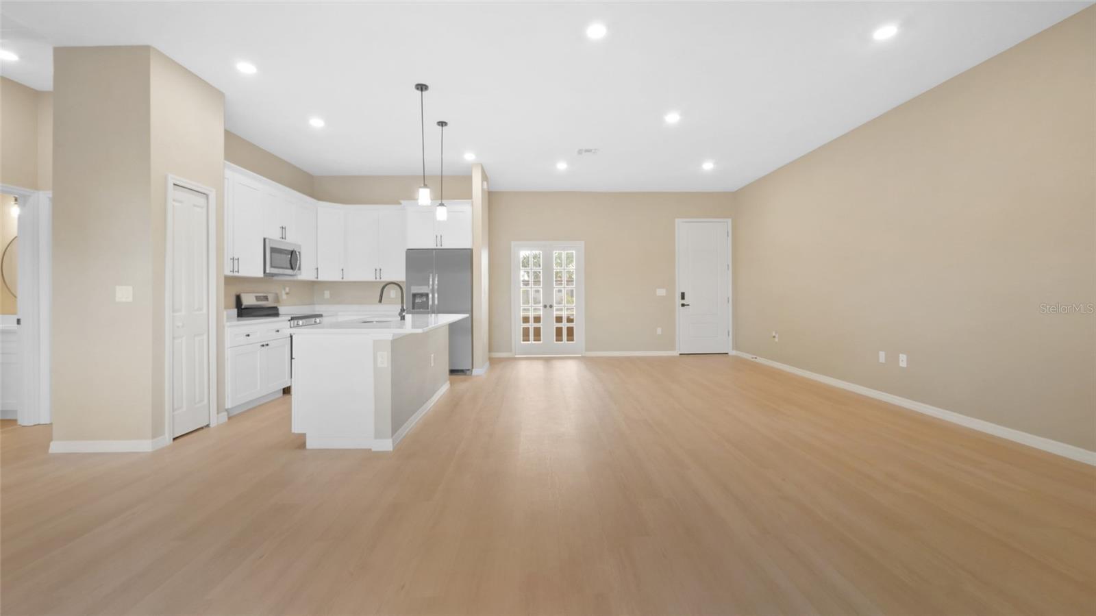 Image 9 of 42 For 13639 Begonia Circle