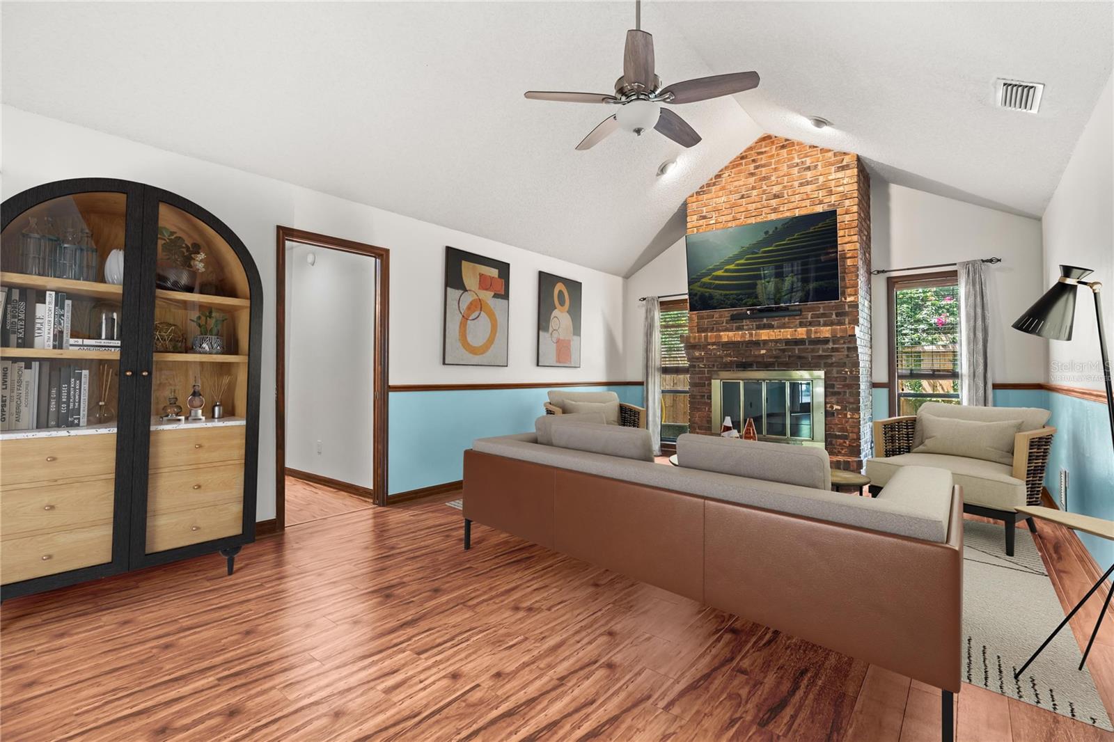 Image 14 of 38 For 968 Lenmore Court