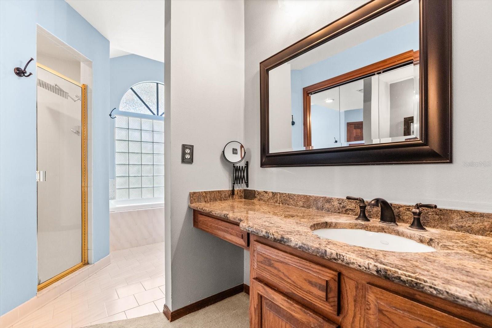 Image 18 of 38 For 968 Lenmore Court