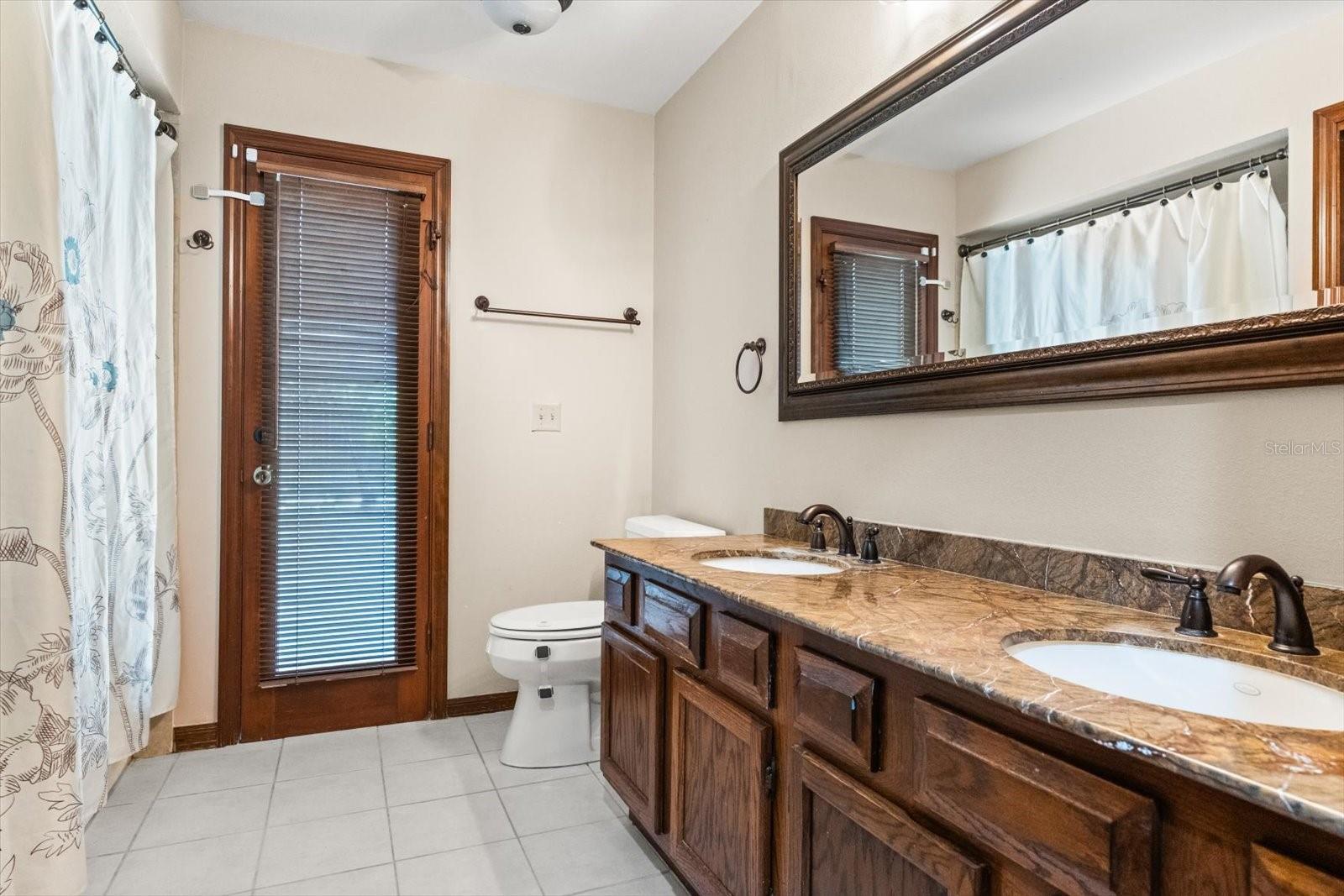 Image 23 of 38 For 968 Lenmore Court