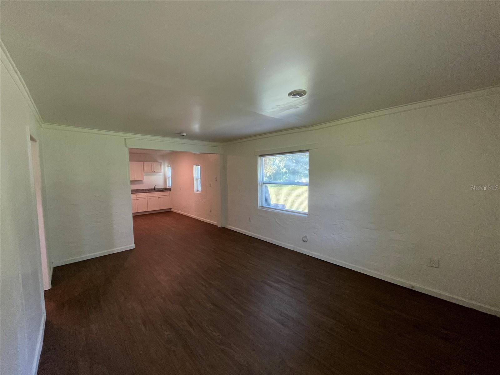 Image 3 of 11 For 1345 Winnifred Street