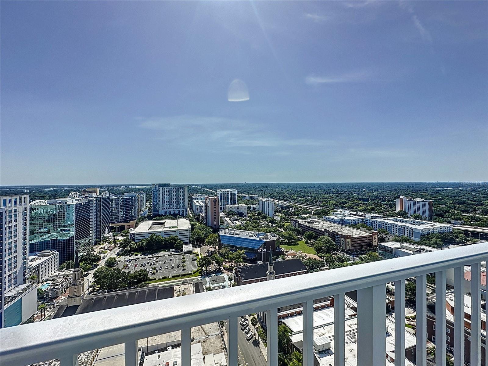 Image 11 of 27 For 155 Court Avenue 2305