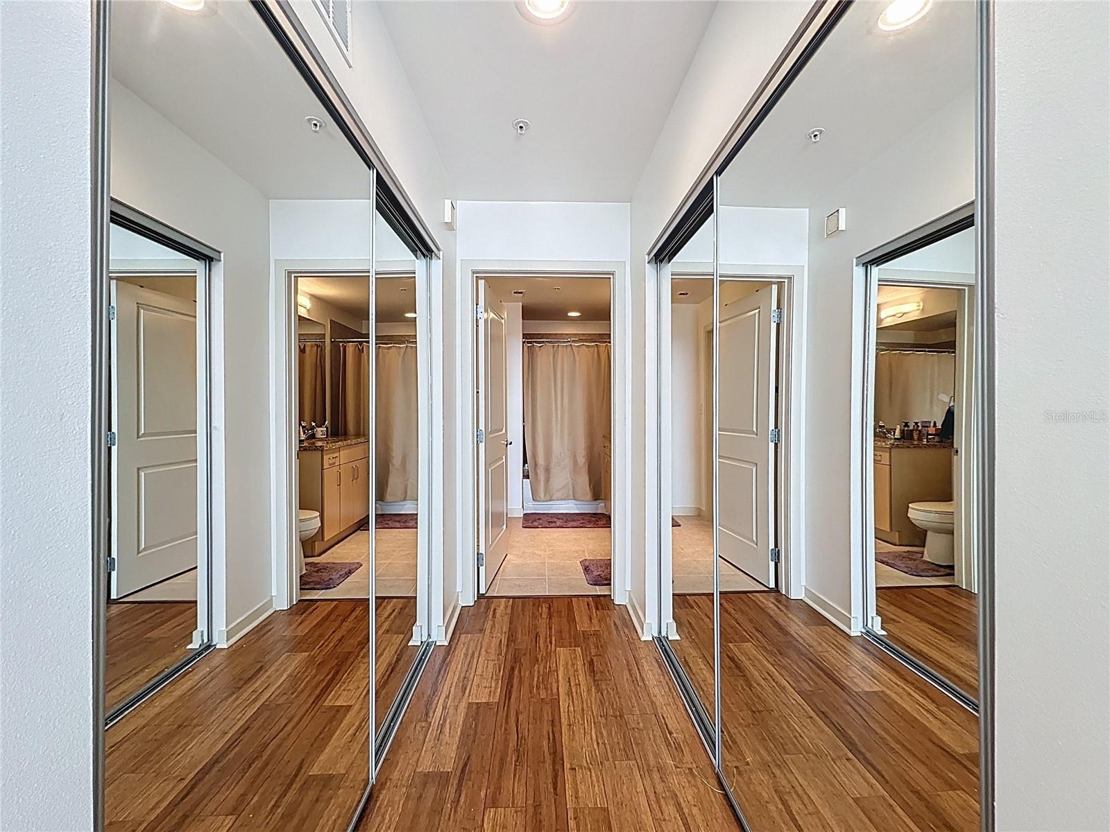 Image 21 of 27 For 155 Court Avenue 2305