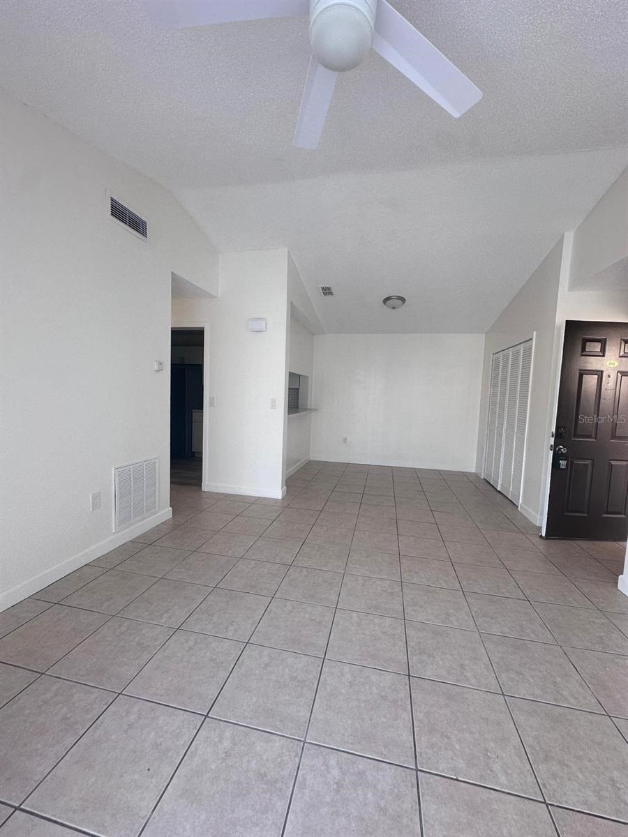 Image 3 of 13 For 5232 Via Hacienda Circle A219