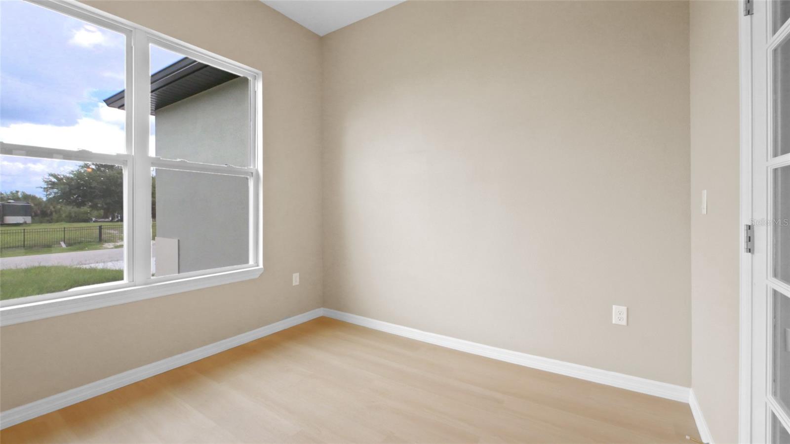 Image 12 of 42 For 13647 Begonia Circle