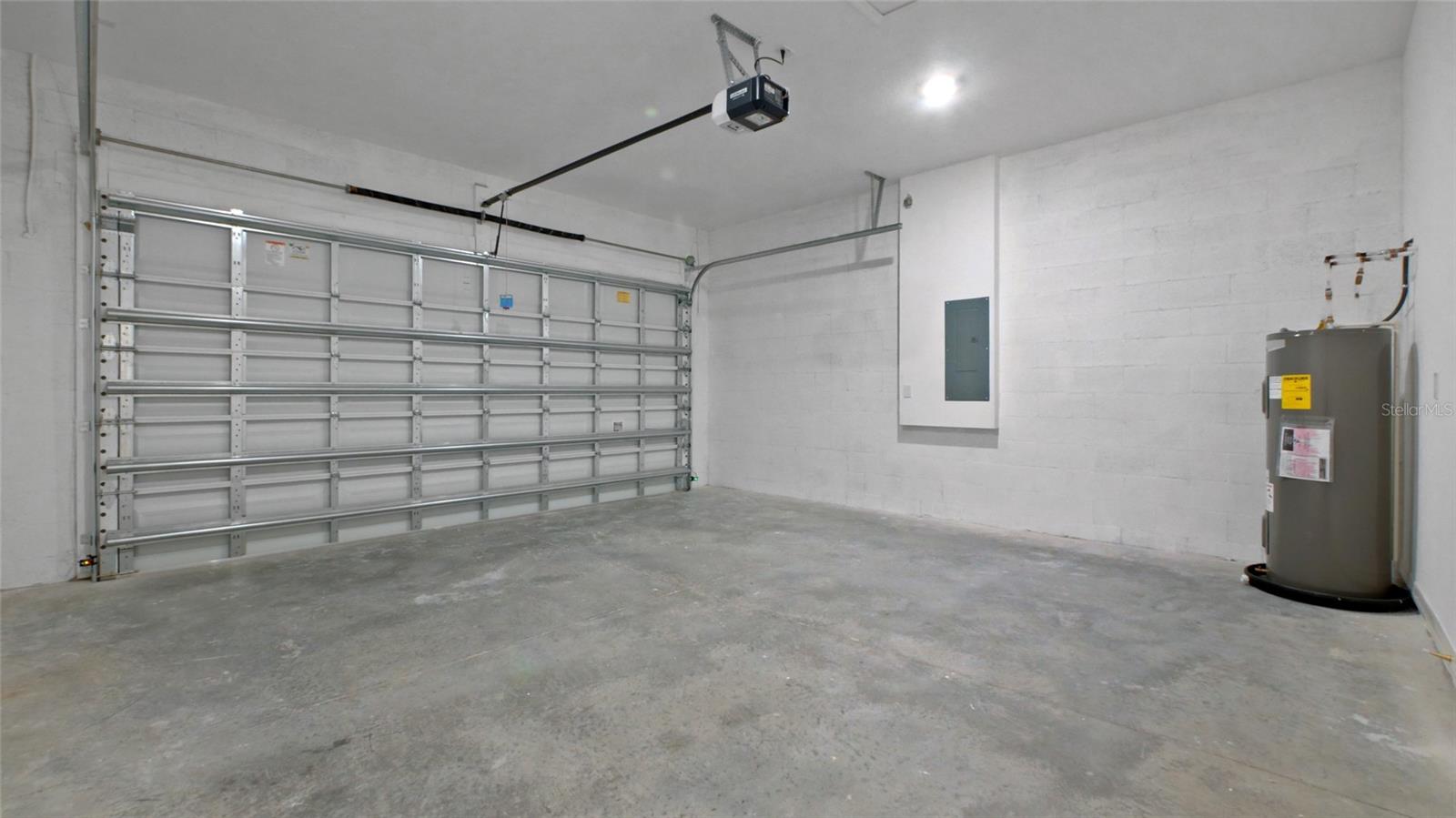 Image 28 of 42 For 13647 Begonia Circle