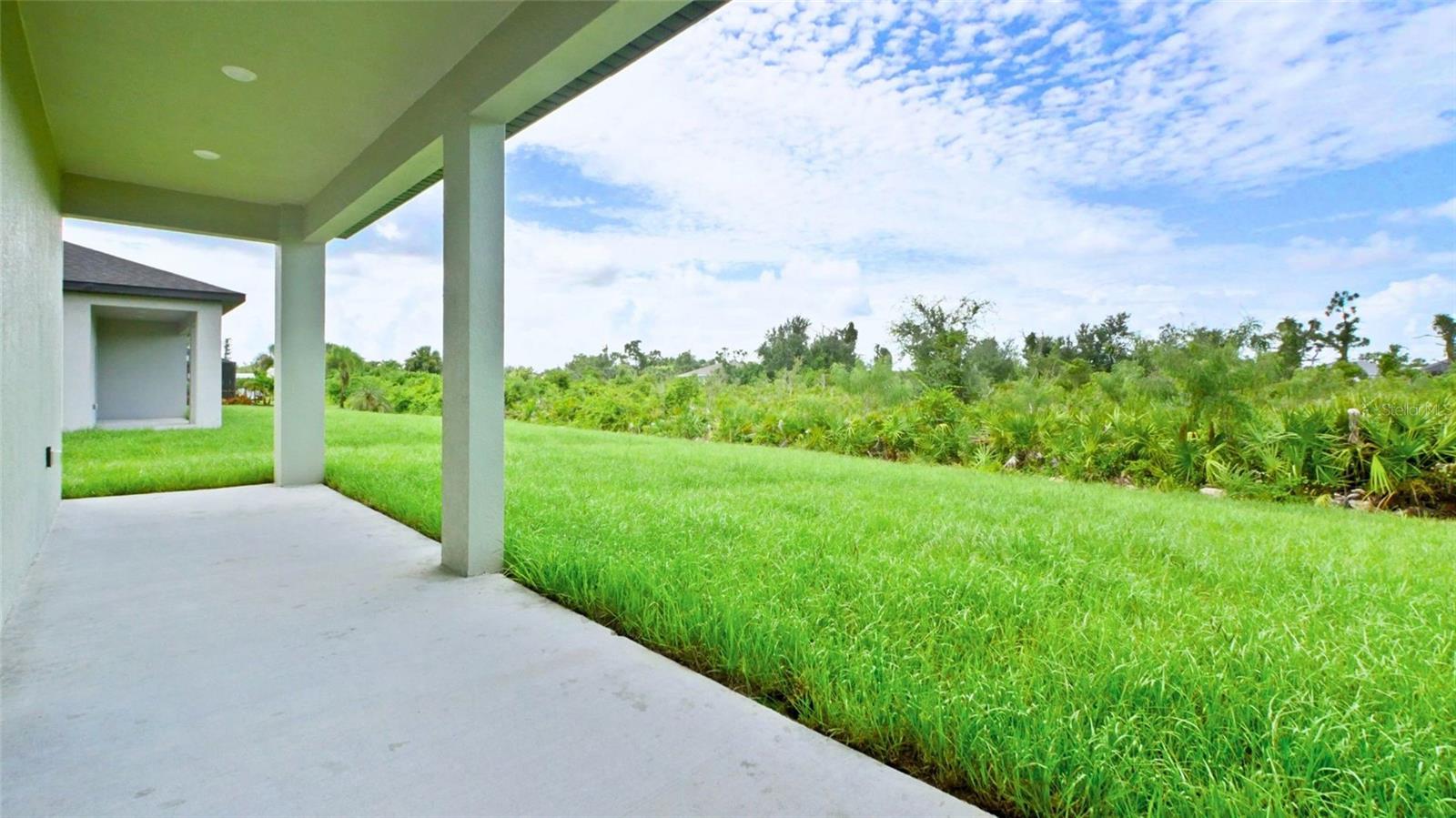 Image 31 of 42 For 13647 Begonia Circle