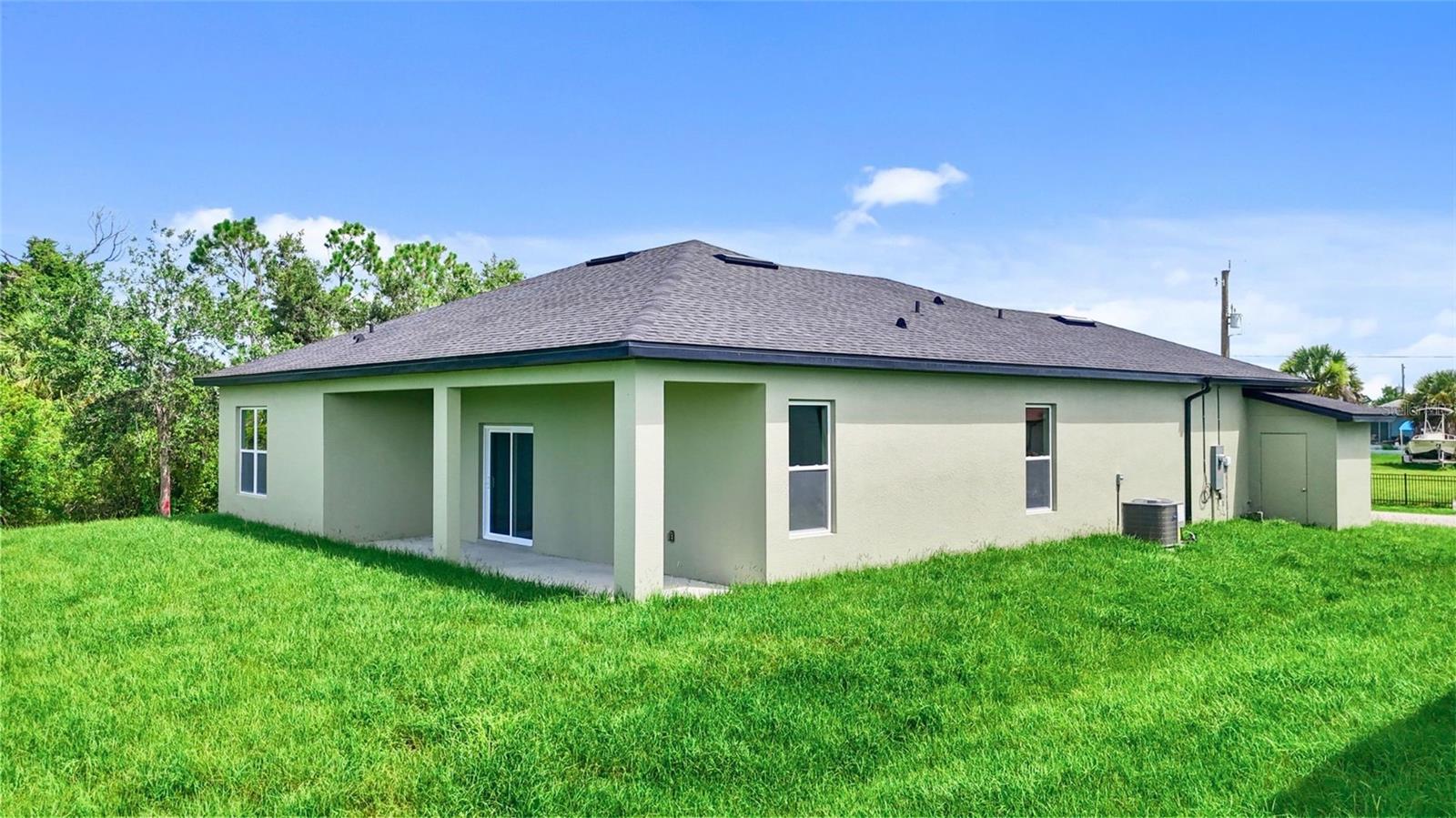 Image 32 of 42 For 13647 Begonia Circle