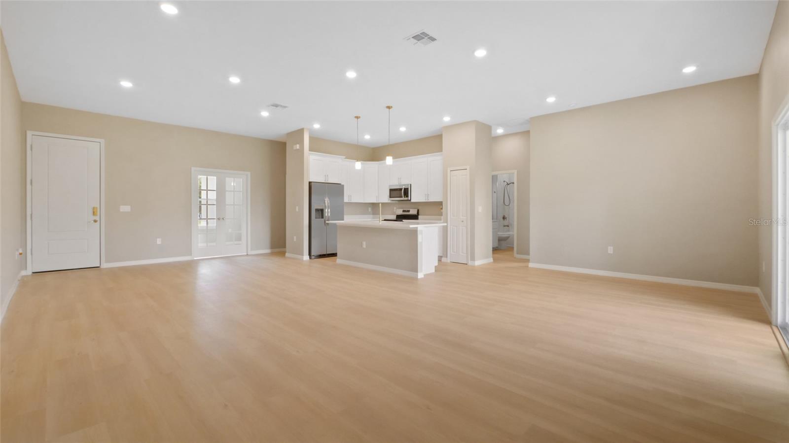 Image 7 of 42 For 13647 Begonia Circle