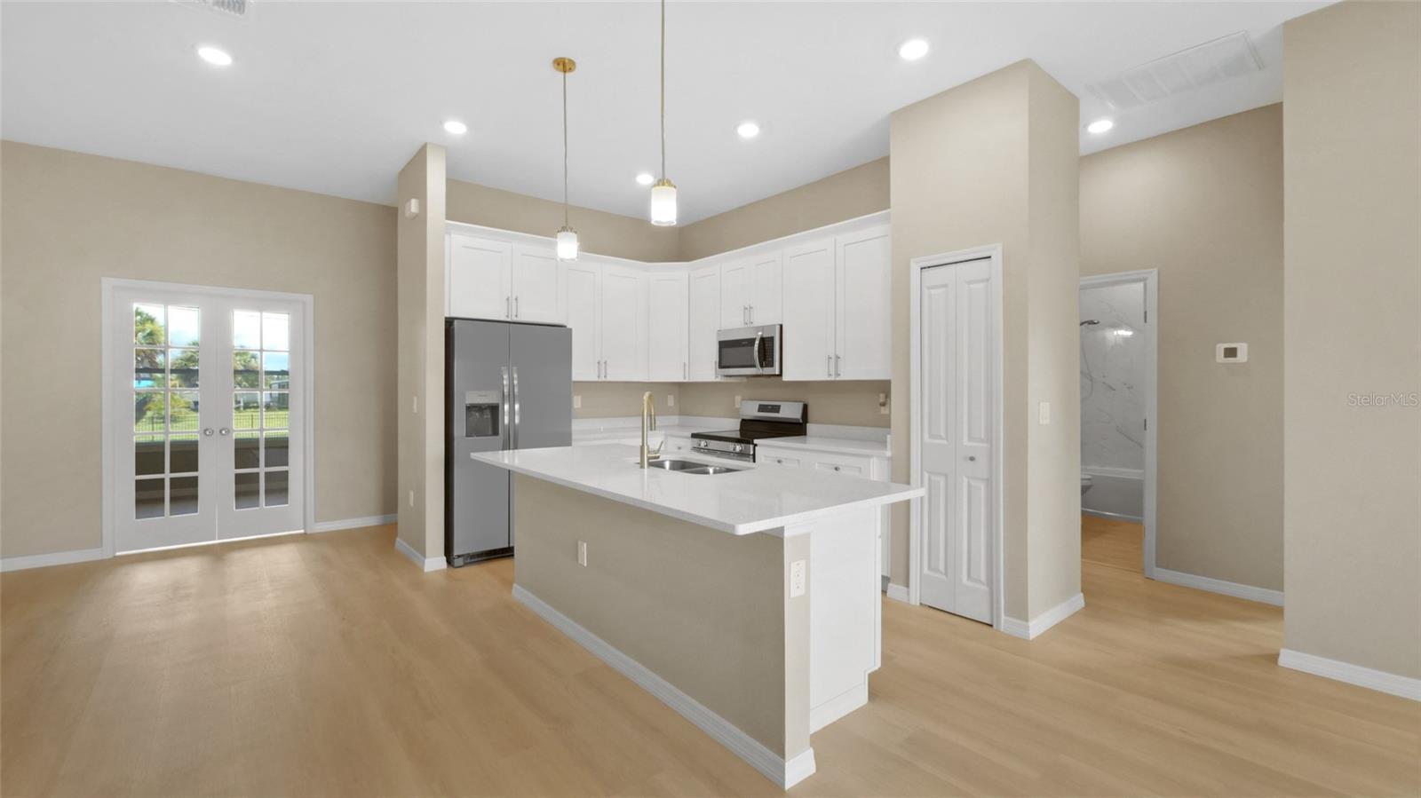 Image 9 of 42 For 13647 Begonia Circle