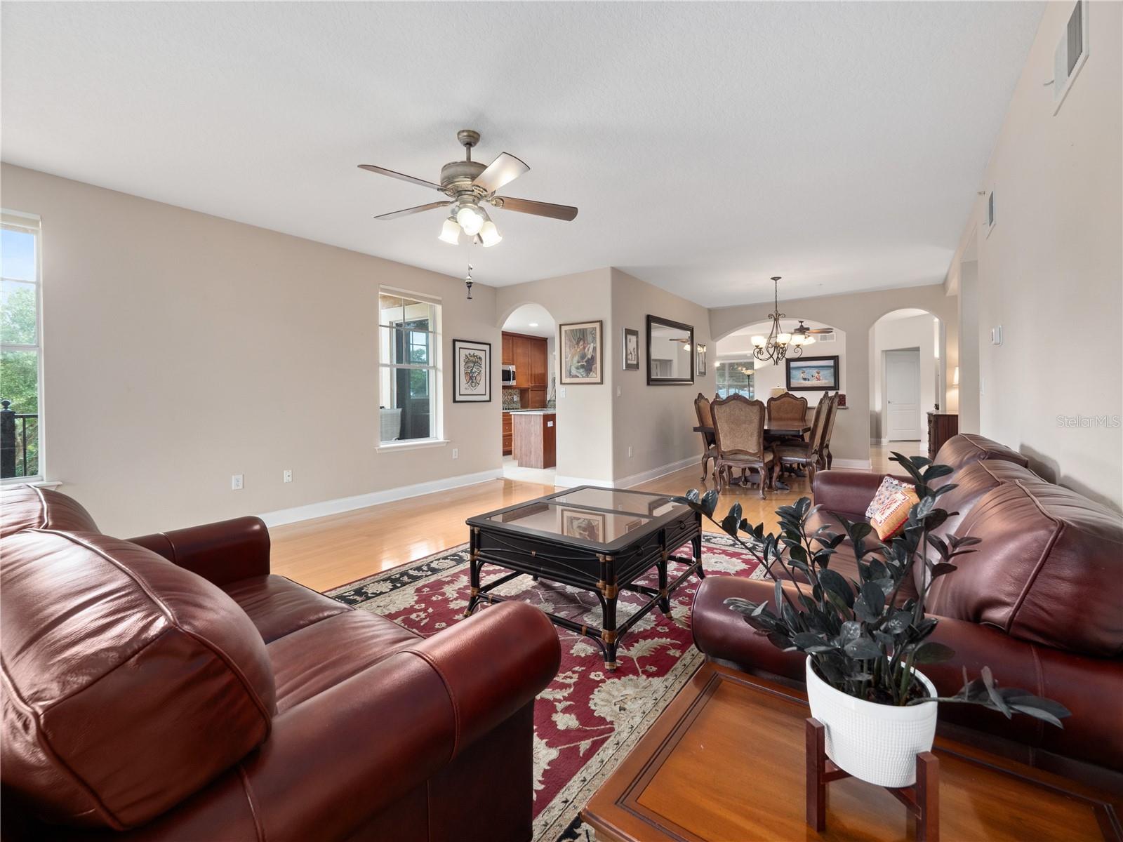 Image 11 of 43 For 910 Lotus Vista Drive 201
