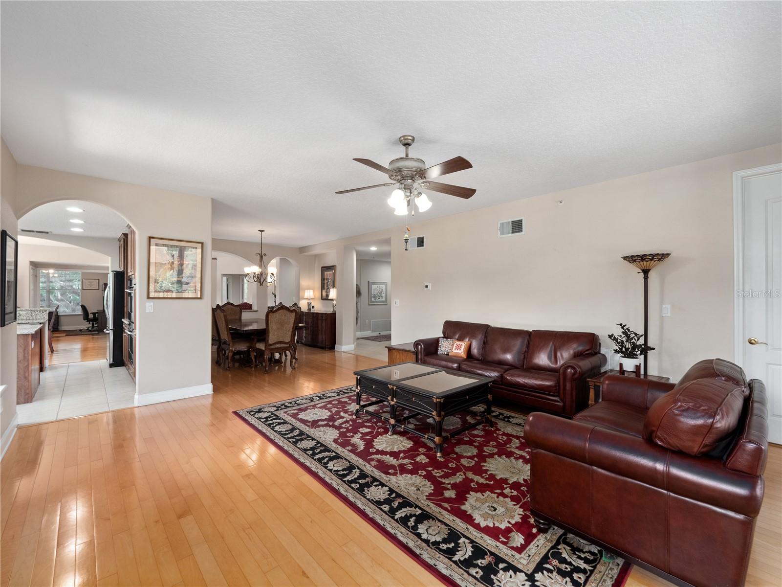 Image 12 of 43 For 910 Lotus Vista Drive 201