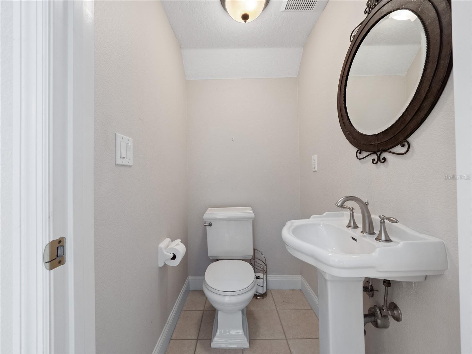 Image 24 of 43 For 910 Lotus Vista Drive 201