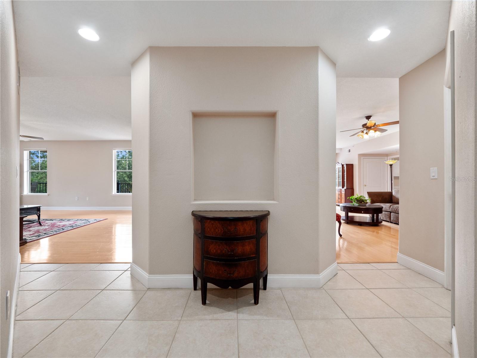 Image 25 of 43 For 910 Lotus Vista Drive 201