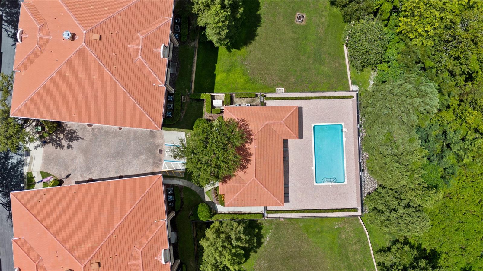 Image 36 of 43 For 910 Lotus Vista Drive 201