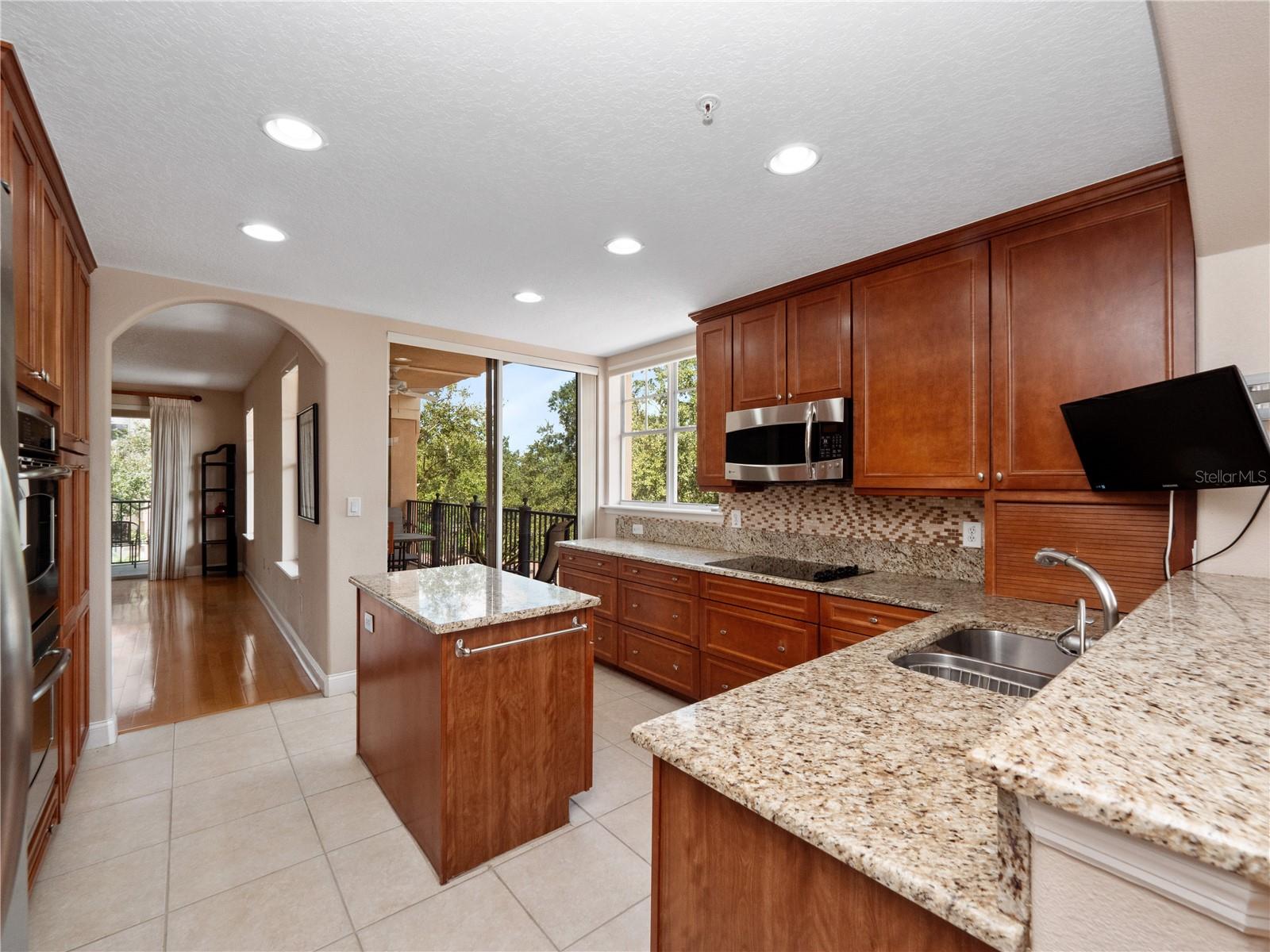 Image 4 of 43 For 910 Lotus Vista Drive 201