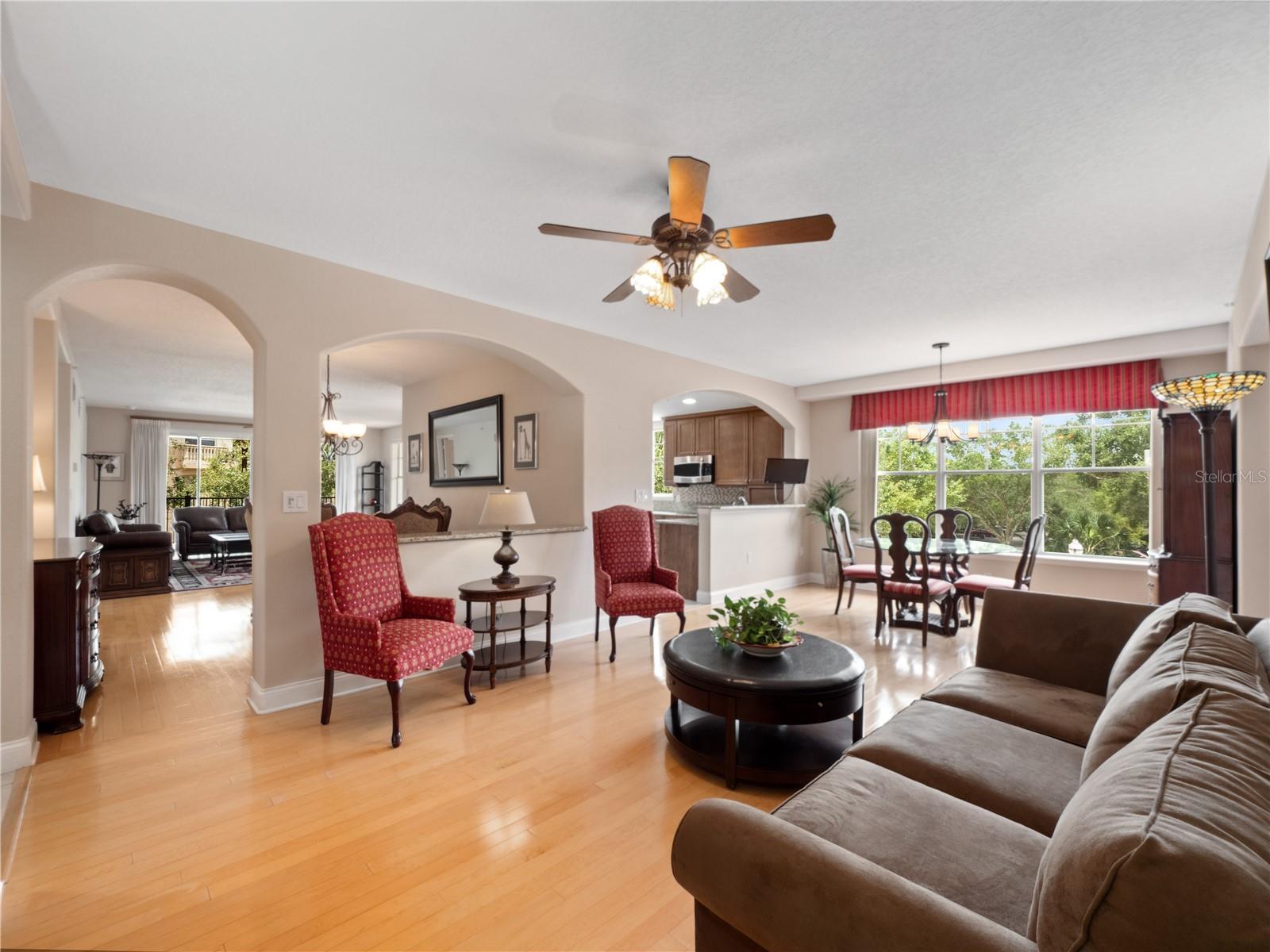 Image 6 of 43 For 910 Lotus Vista Drive 201