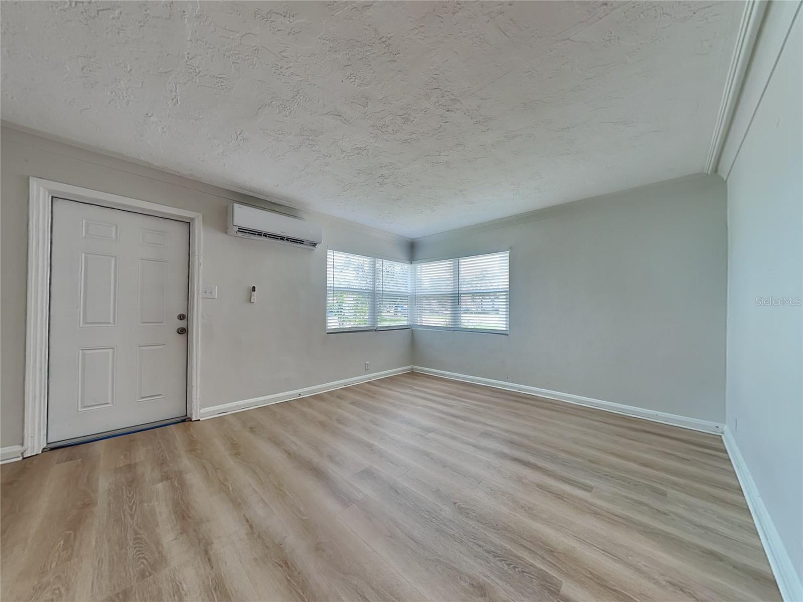 Image 2 of 14 For 875 21st Avenue S