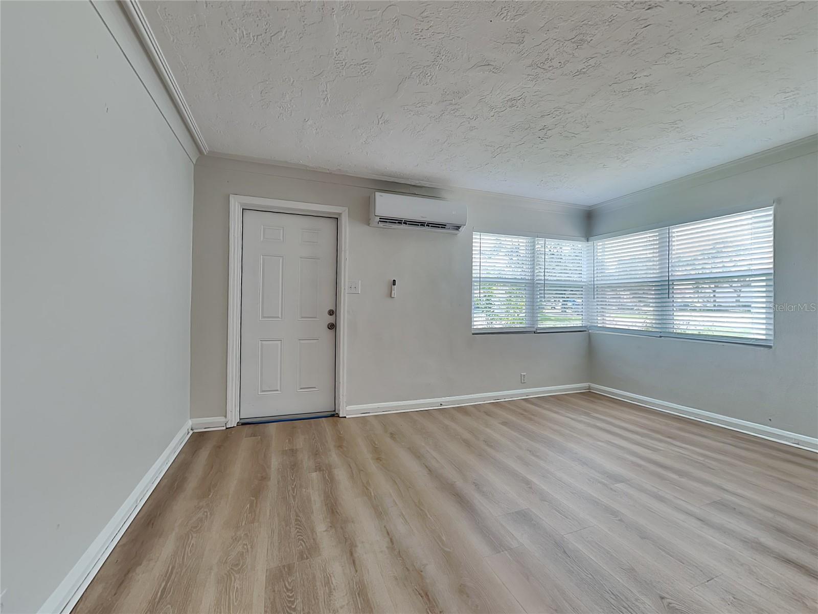 Image 5 of 14 For 875 21st Avenue S