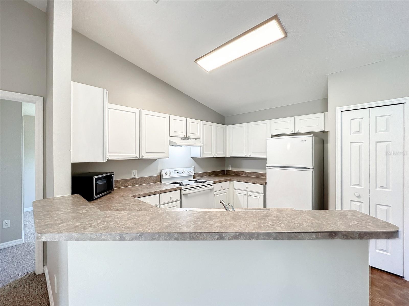 Image 11 of 30 For 1364 Hillview Drive