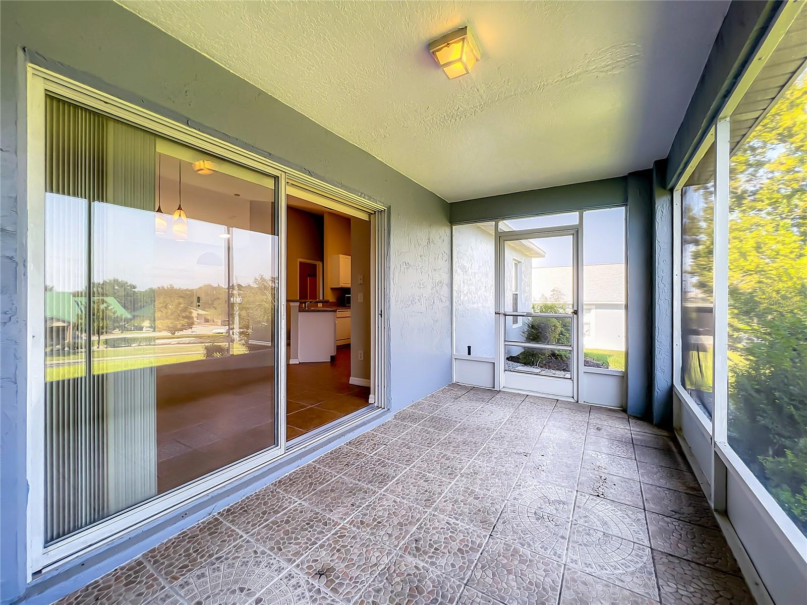 Image 15 of 30 For 1364 Hillview Drive