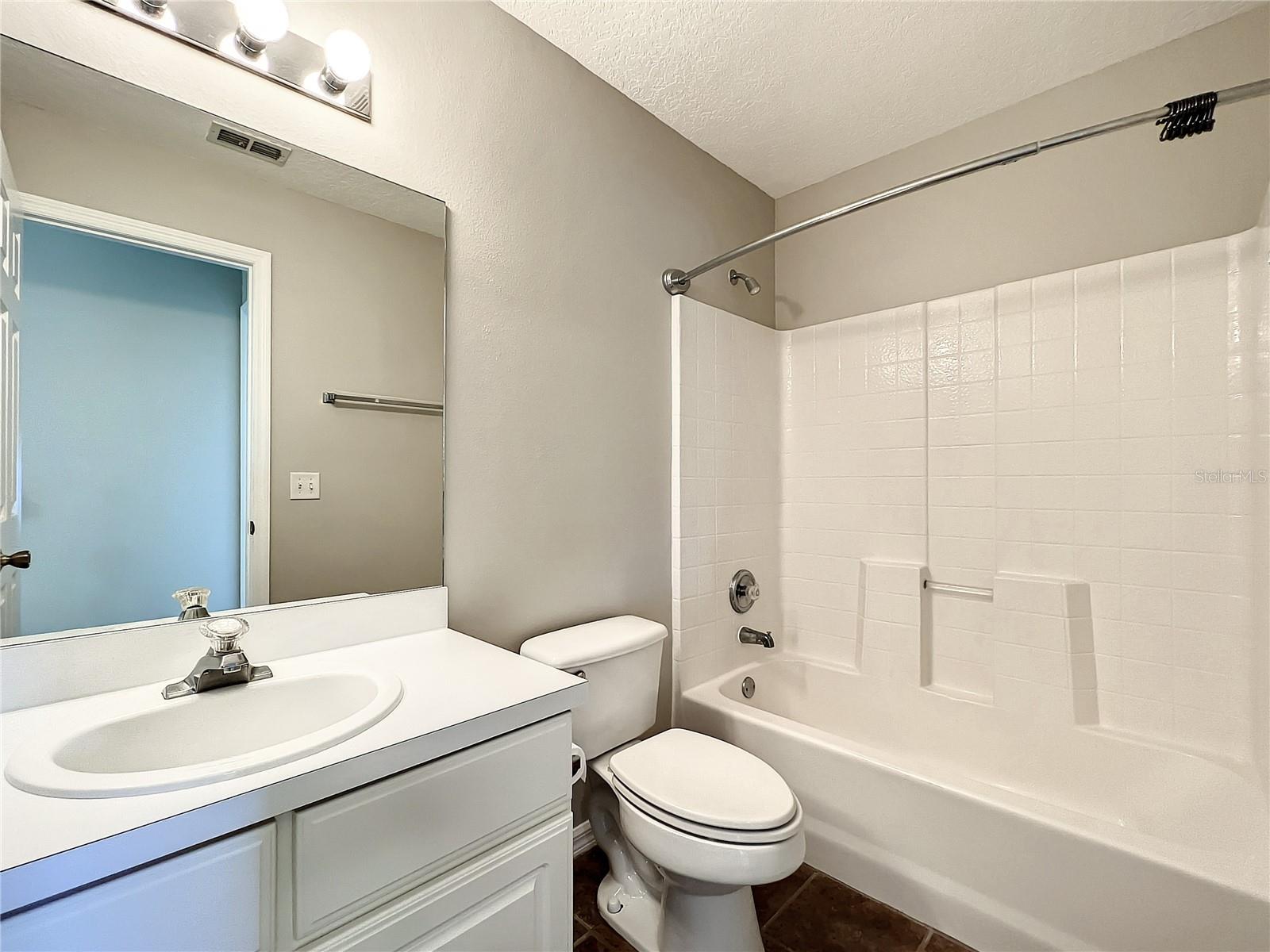 Image 18 of 30 For 1364 Hillview Drive