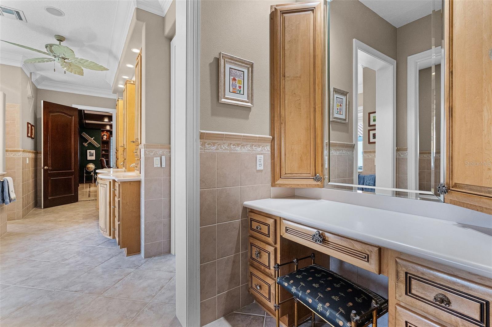 Image 33 of 79 For 1393 Grandview Boulevard