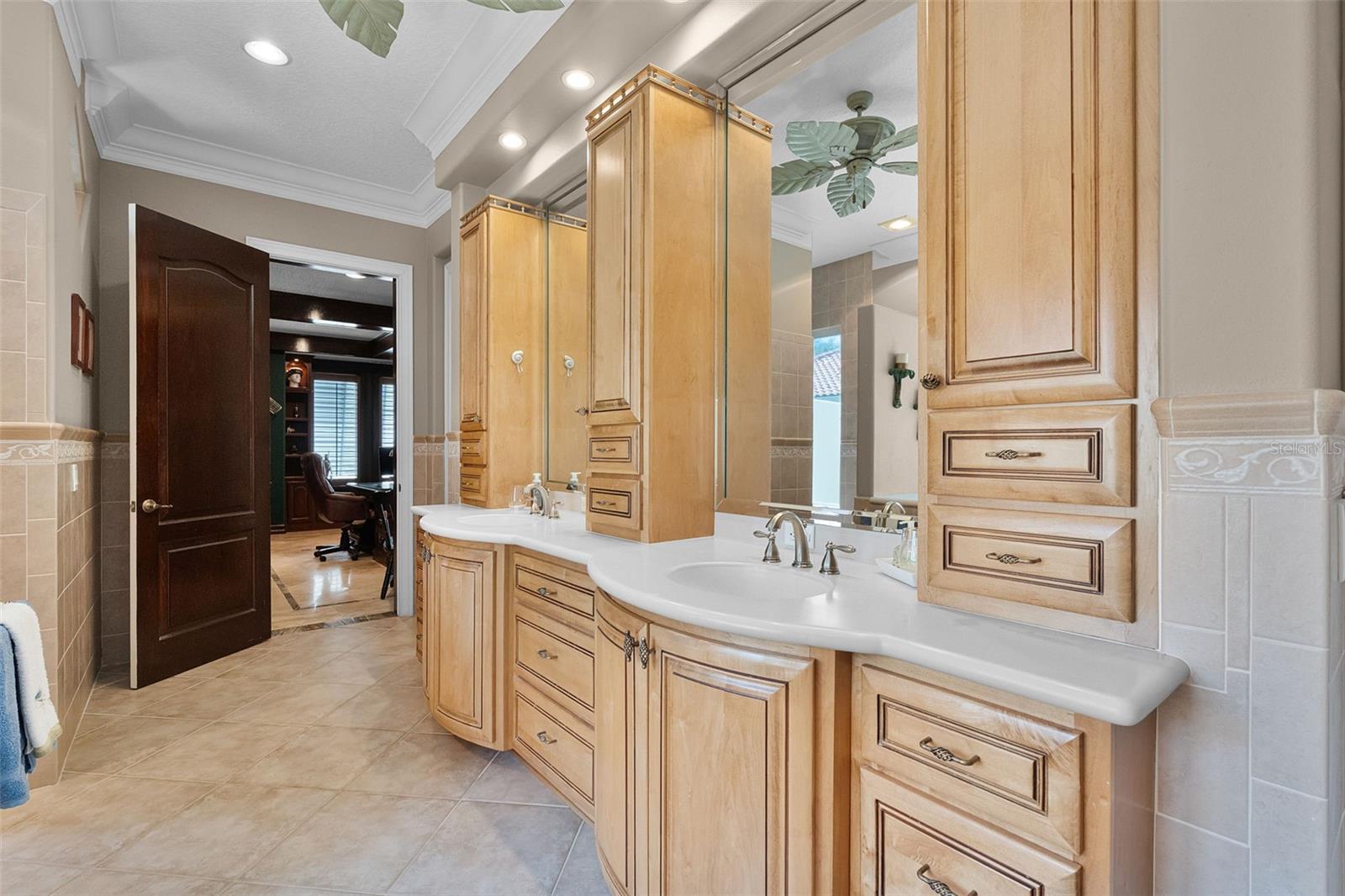Image 35 of 79 For 1393 Grandview Boulevard