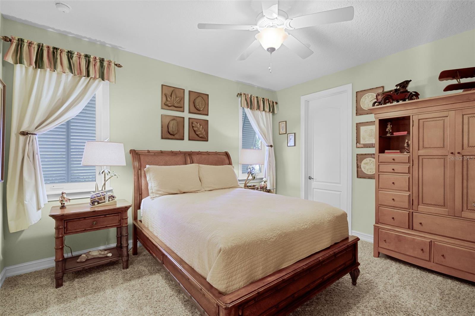 Image 38 of 79 For 1393 Grandview Boulevard