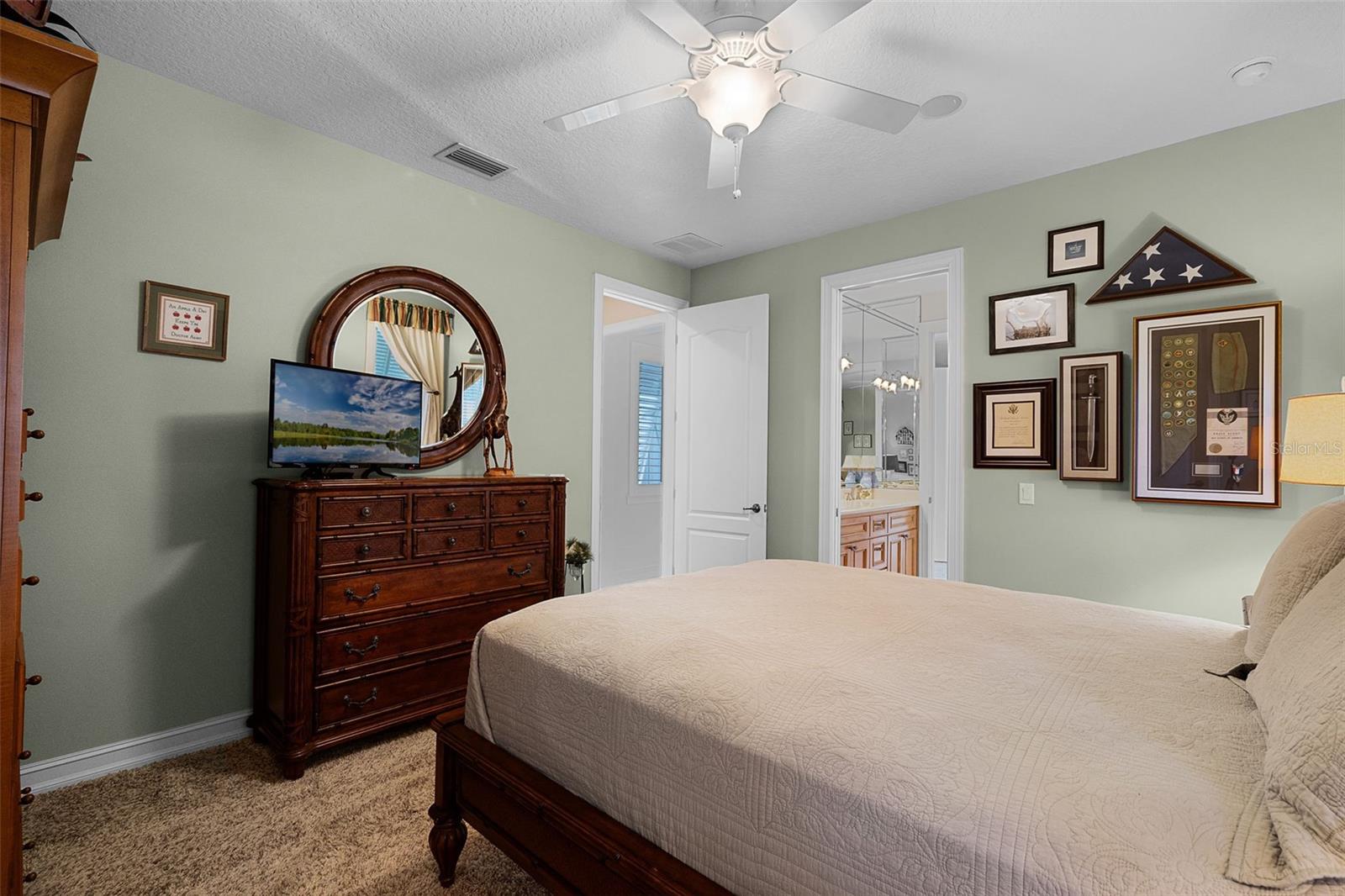 Image 40 of 79 For 1393 Grandview Boulevard