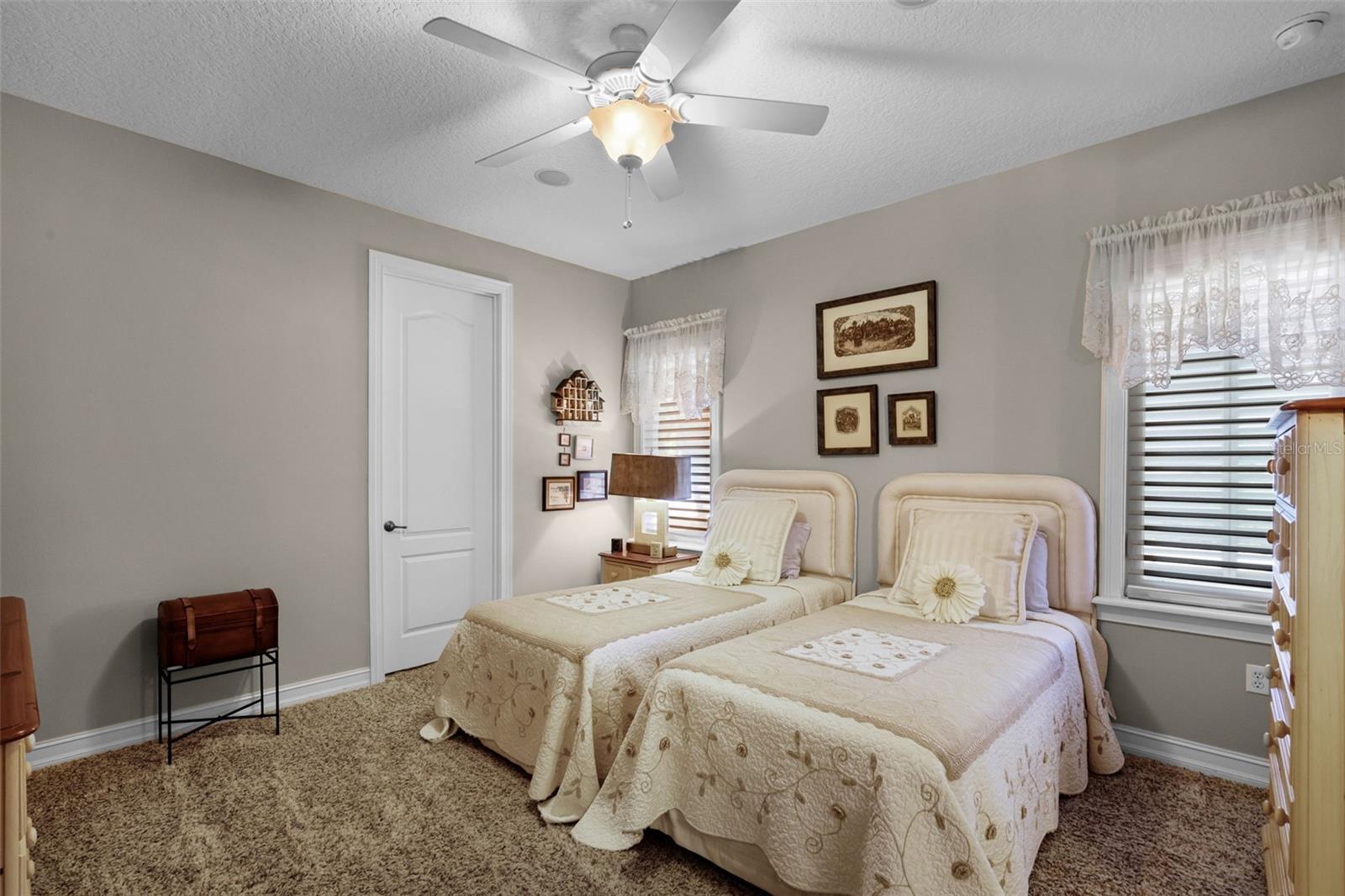 Image 43 of 79 For 1393 Grandview Boulevard