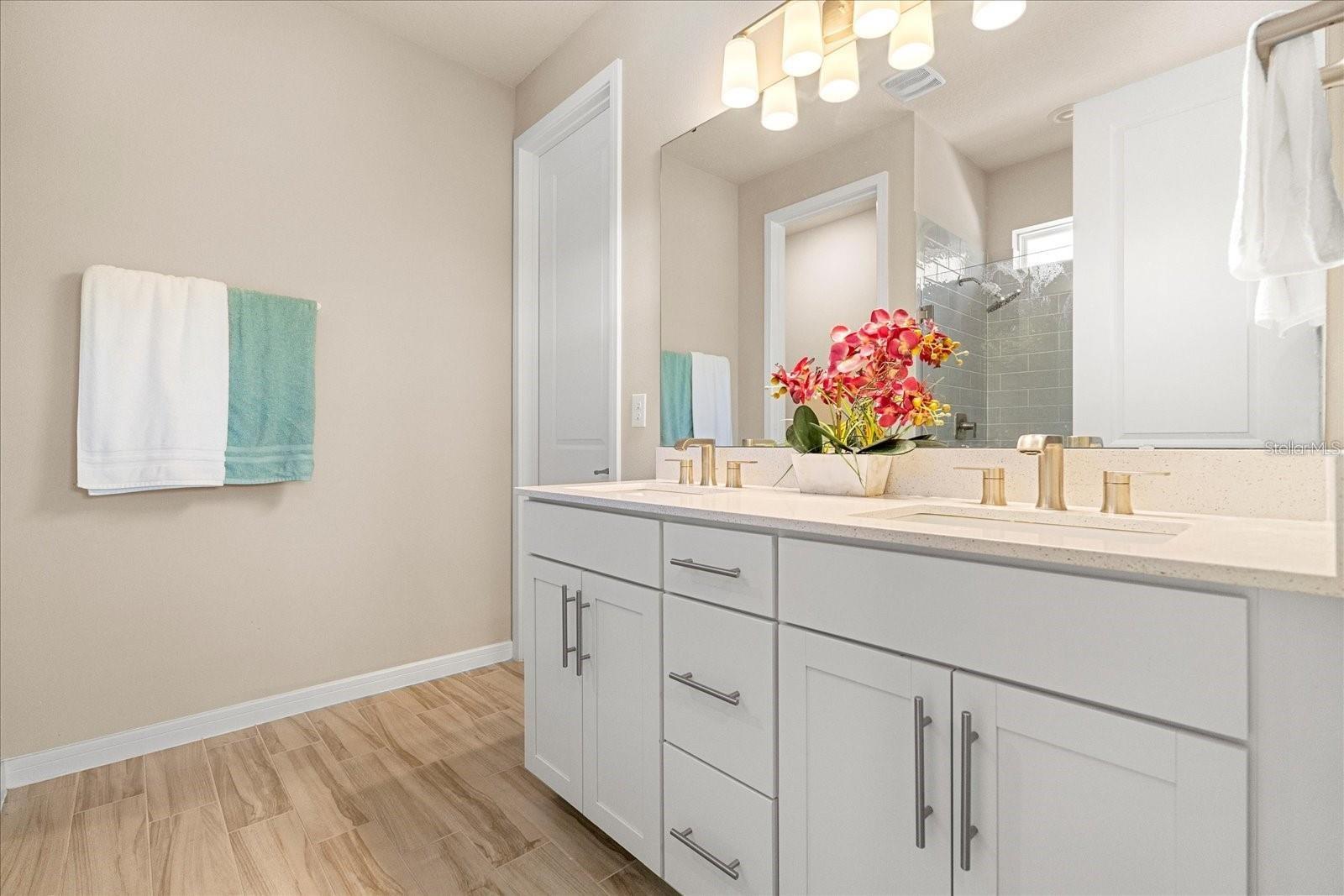 Image 19 of 28 For 5058 Sparkling Water Way