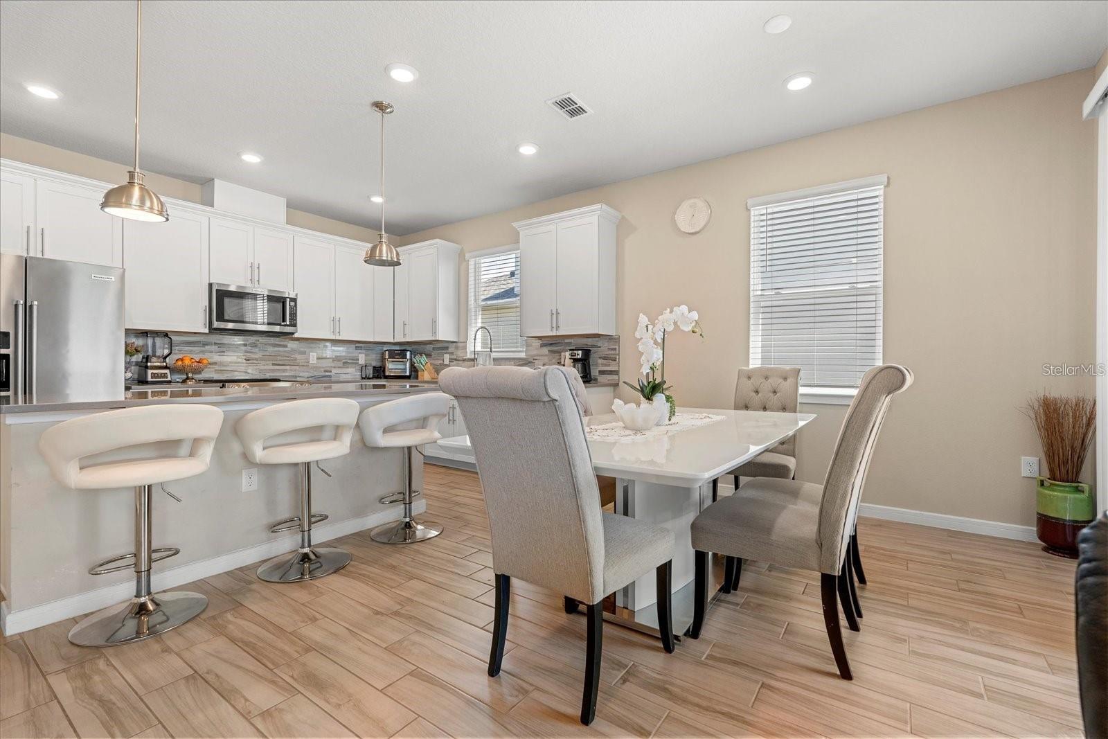 Image 8 of 28 For 5058 Sparkling Water Way