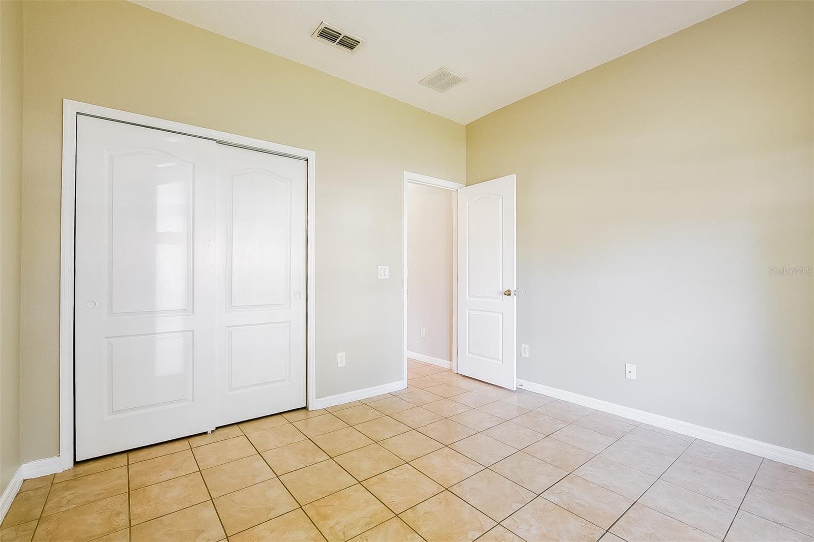Image 10 of 21 For 1238 Longville Circle