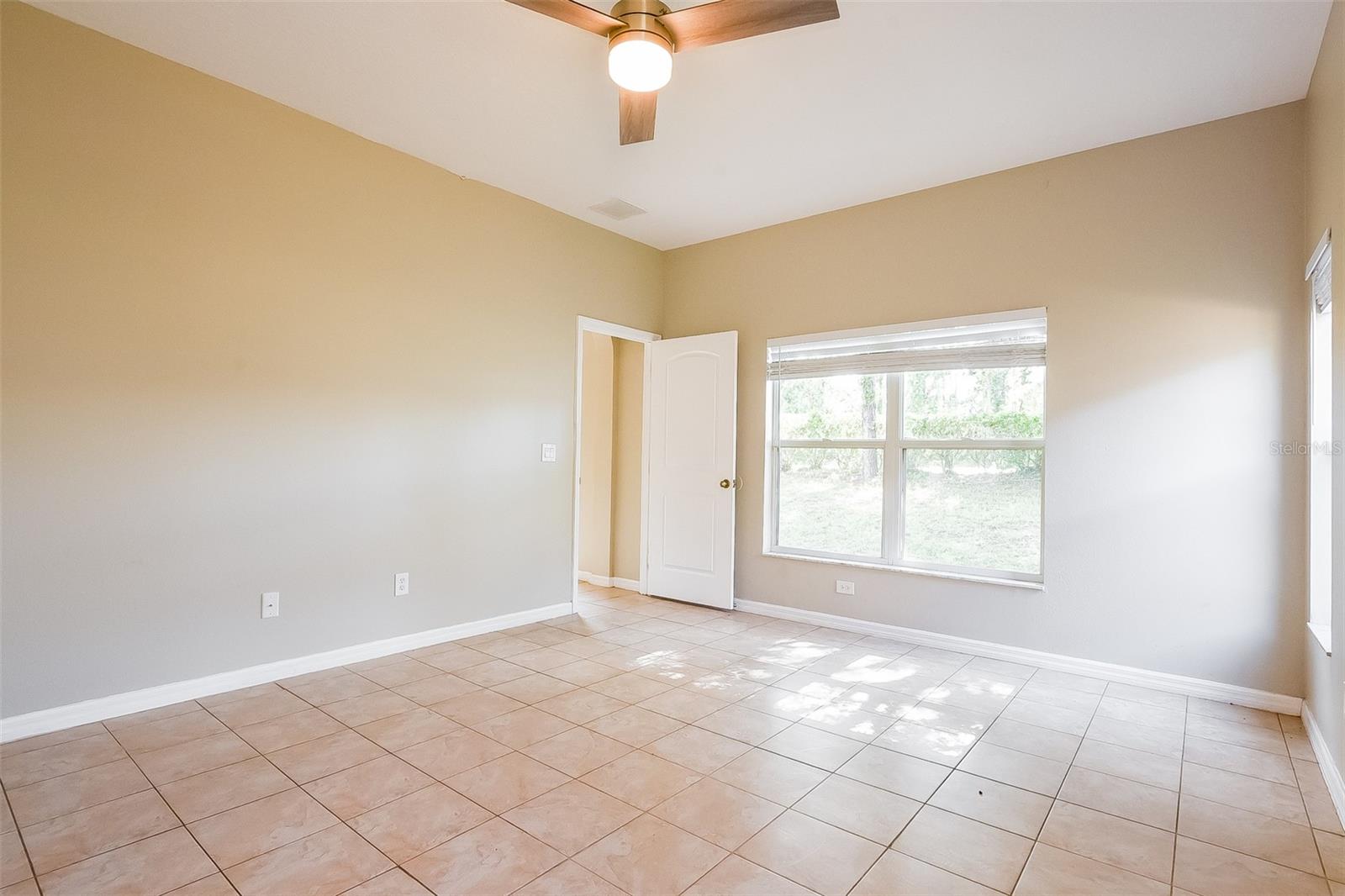 Image 12 of 21 For 1238 Longville Circle