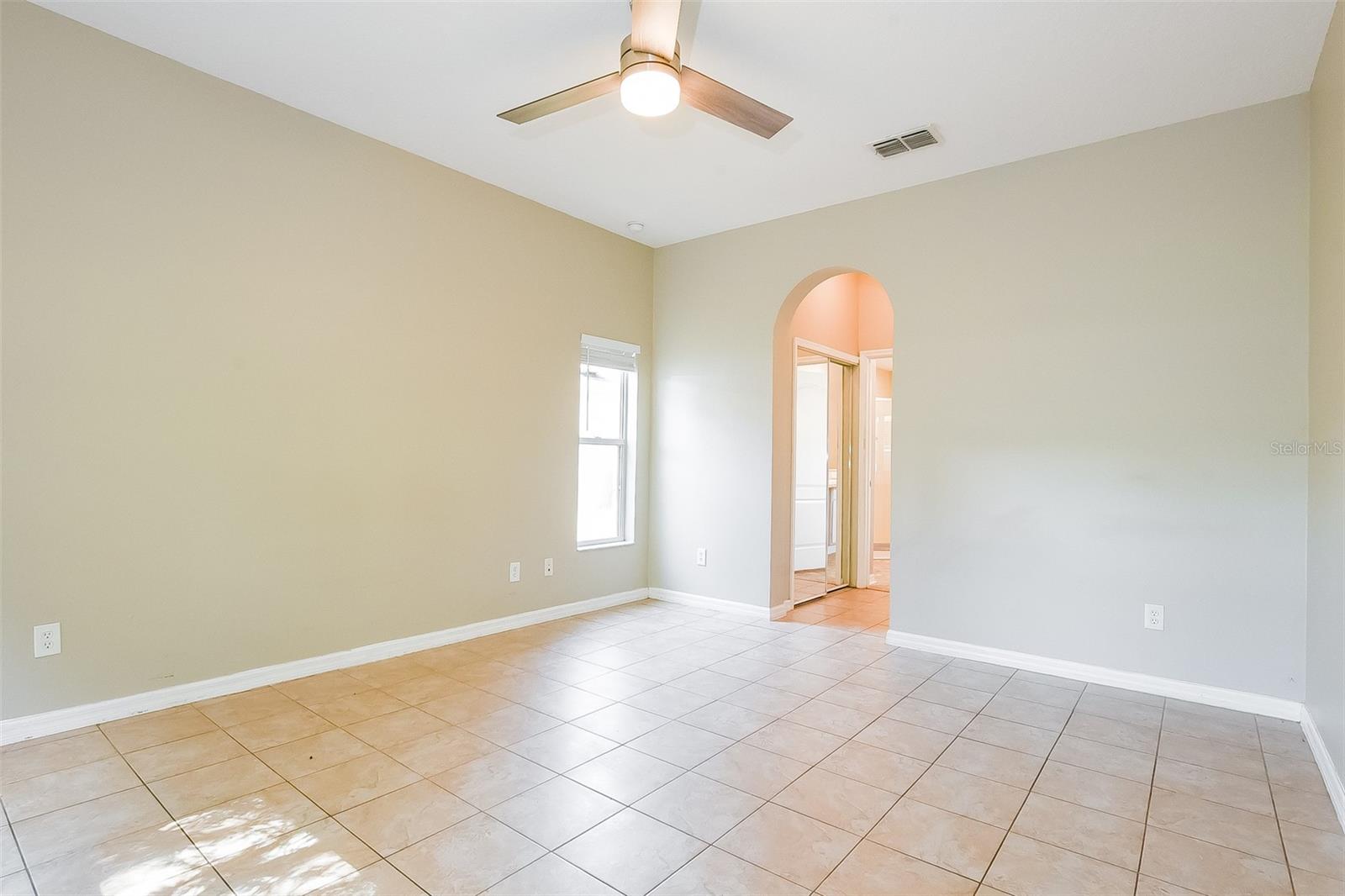 Image 9 of 21 For 1238 Longville Circle