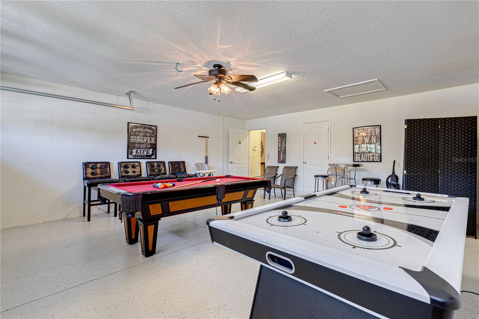 Image 20 of 92 For 1431 Moon Valley Drive