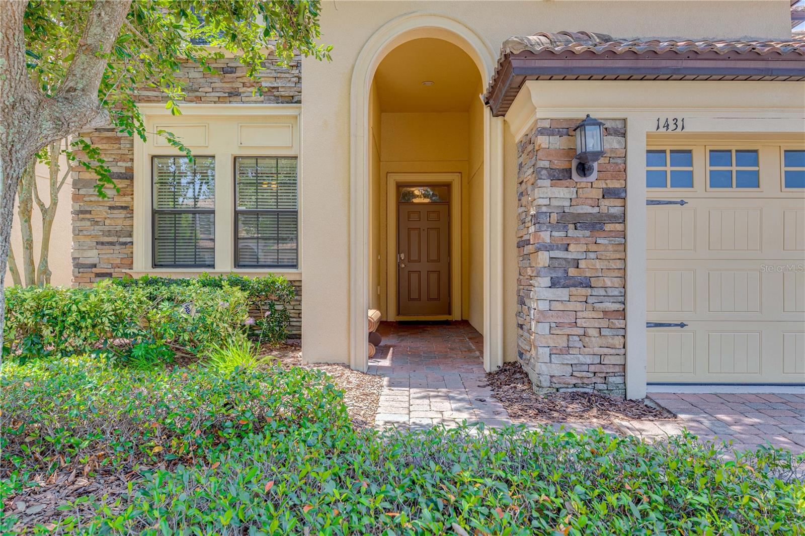 Image 4 of 92 For 1431 Moon Valley Drive