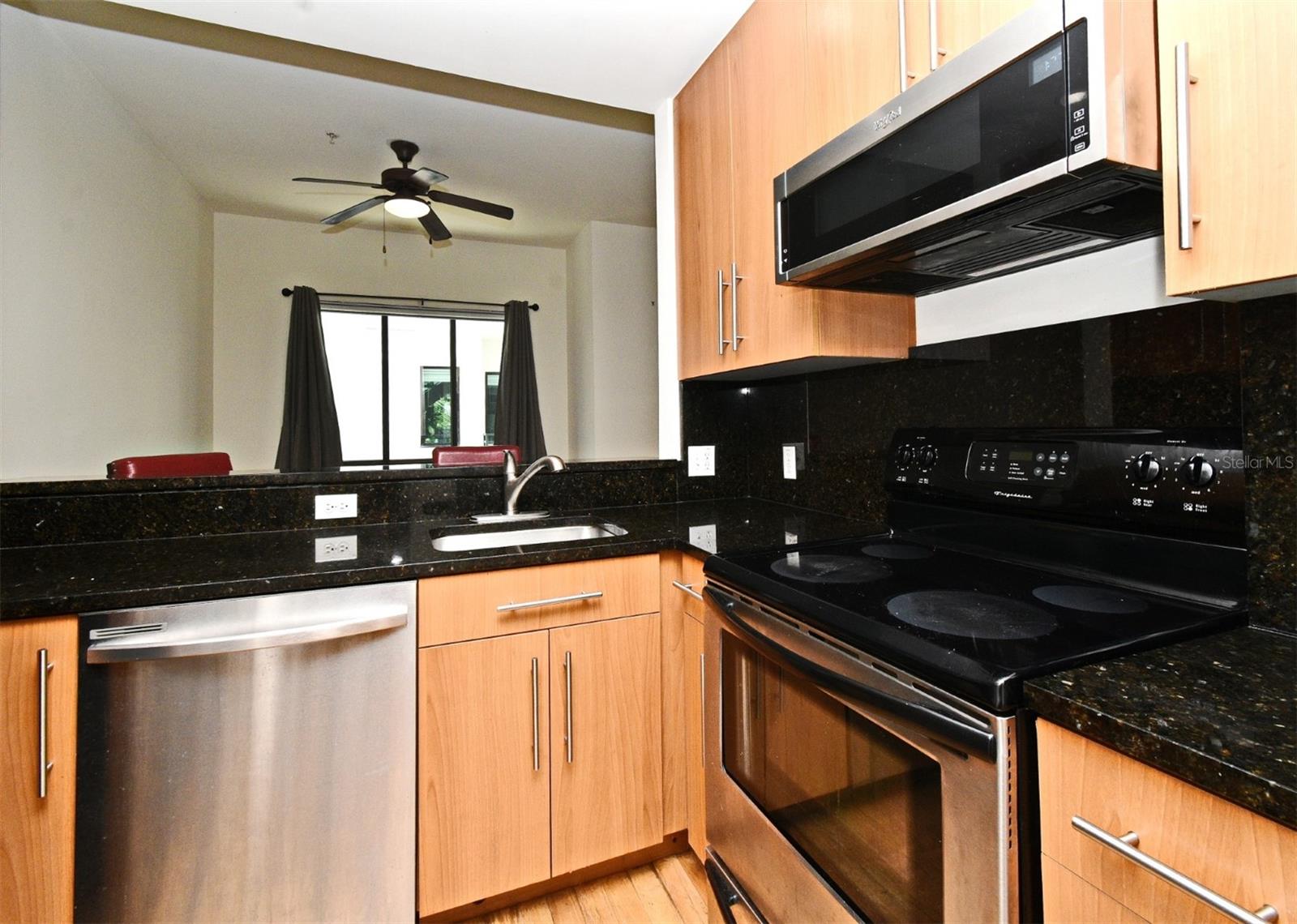 Image 3 of 16 For 460 Jackson Street 5