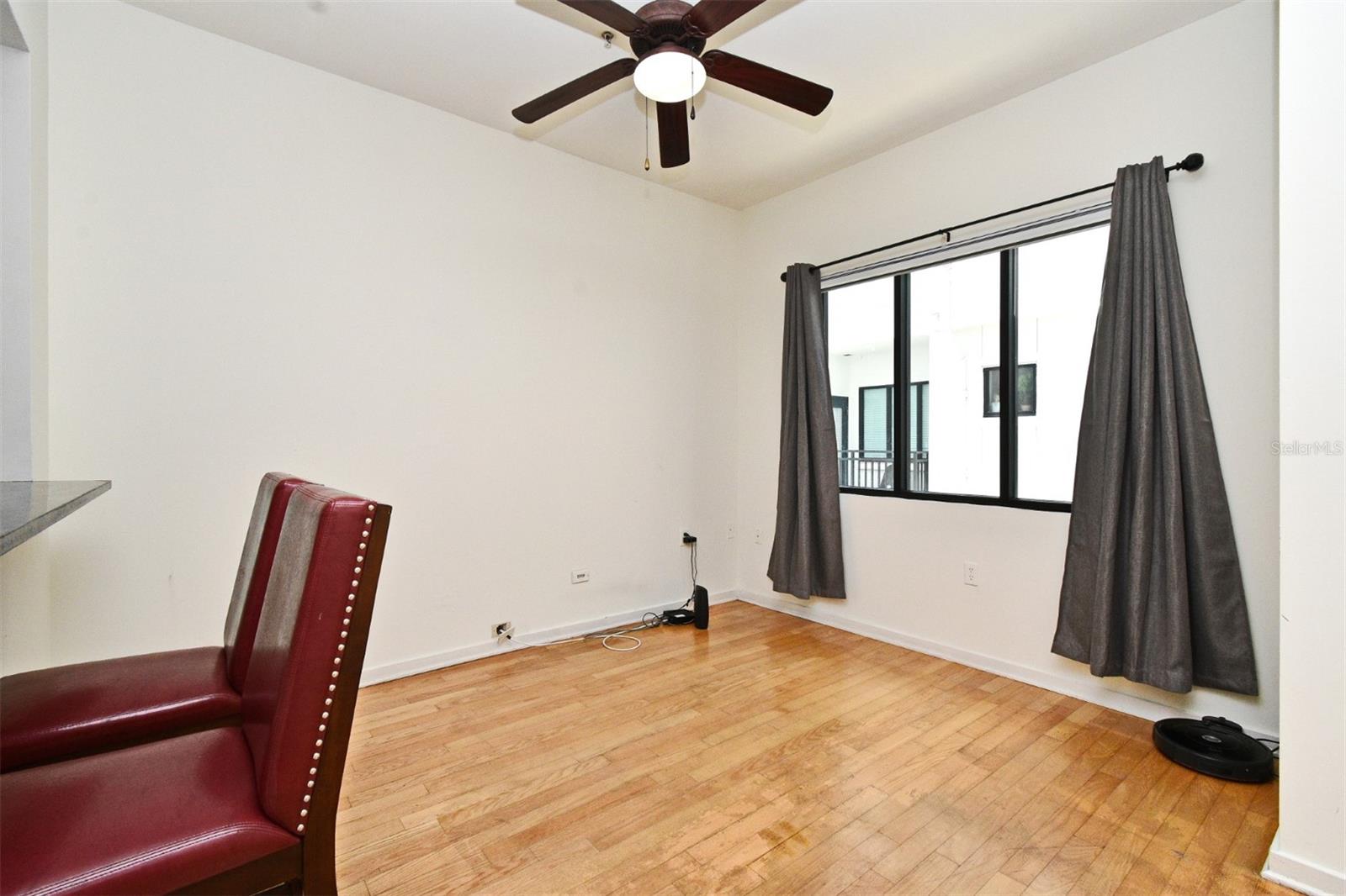 Image 4 of 16 For 460 Jackson Street 5