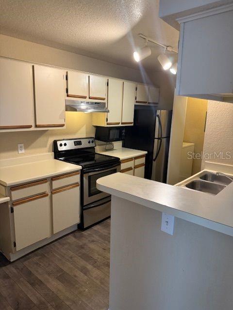 Image 2 of 13 For 5501 Rosebriar Way 201