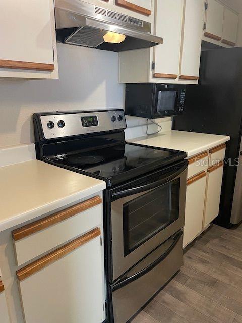 Image 3 of 13 For 5501 Rosebriar Way 201