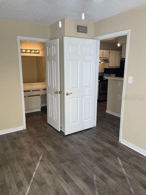 Image 8 of 13 For 5501 Rosebriar Way 201