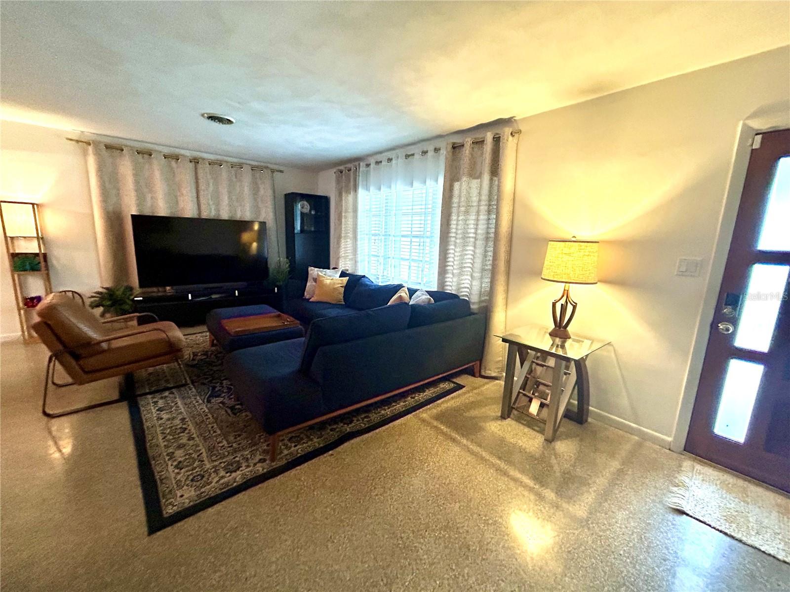 Image 3 of 26 For 4436 Loring Place