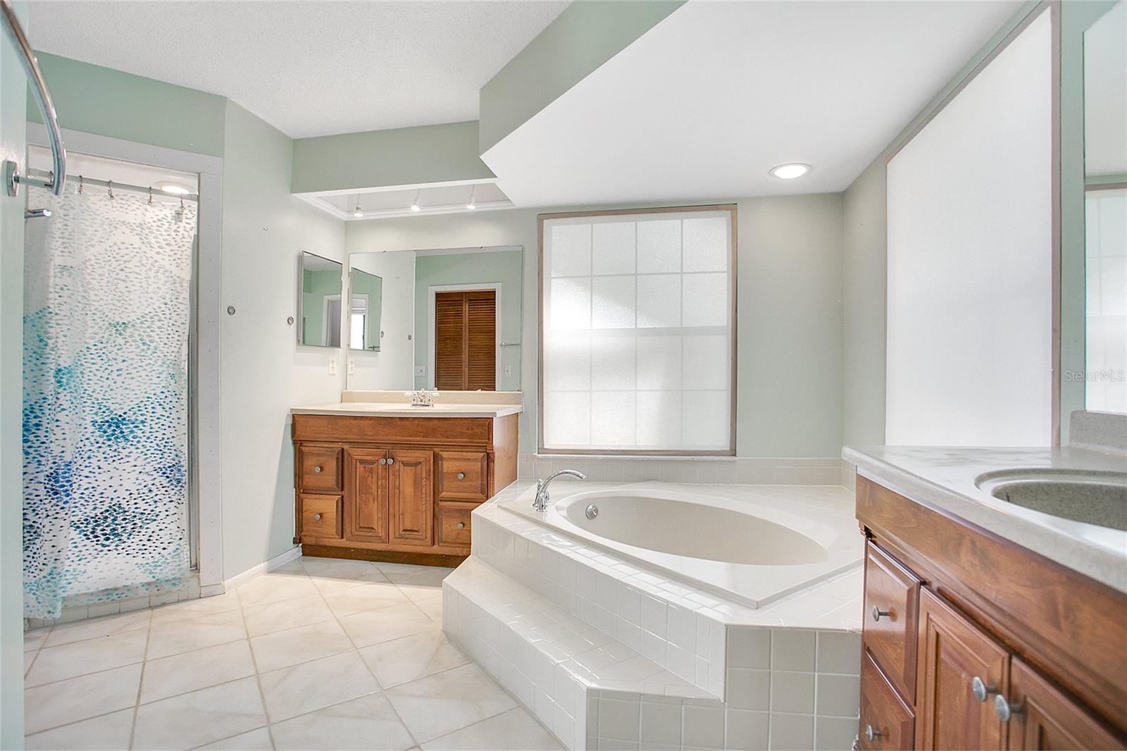 Image 18 of 36 For 3063 Riviera Bay Court