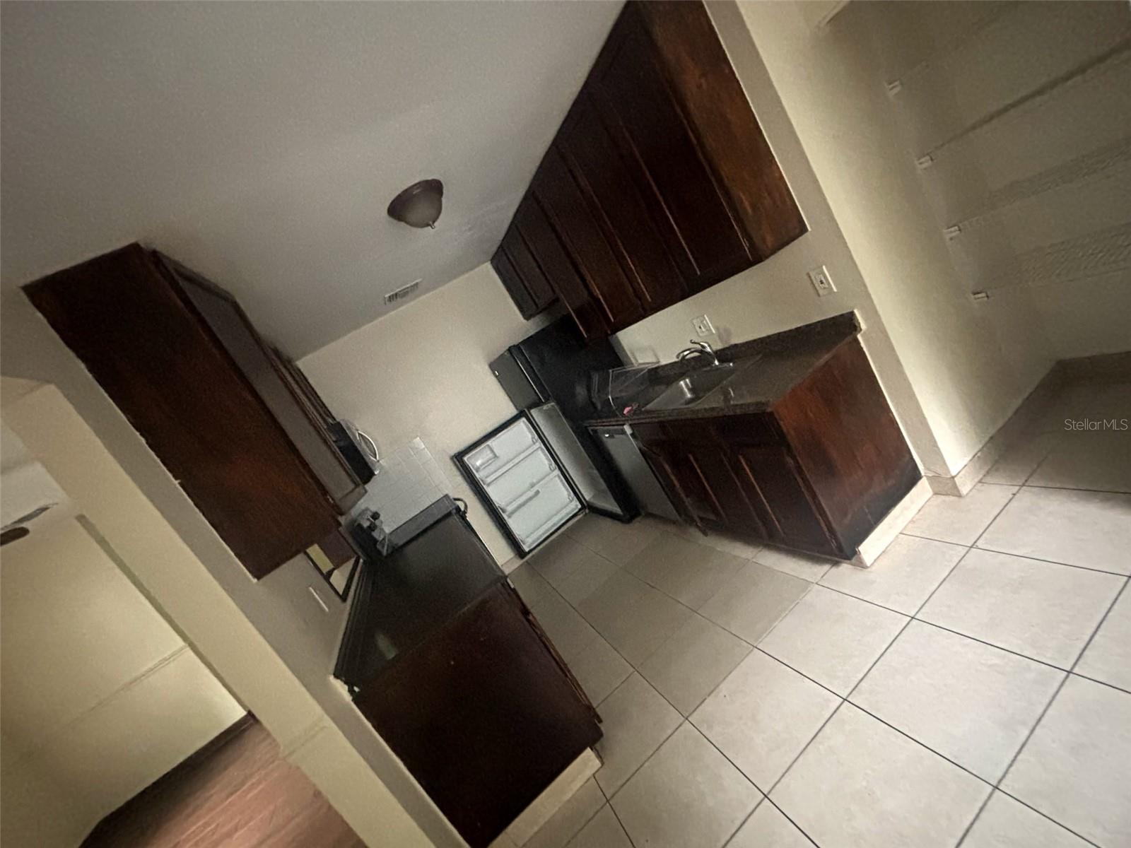 Image 2 of 9 For 3976 Versailles Drive 3976c