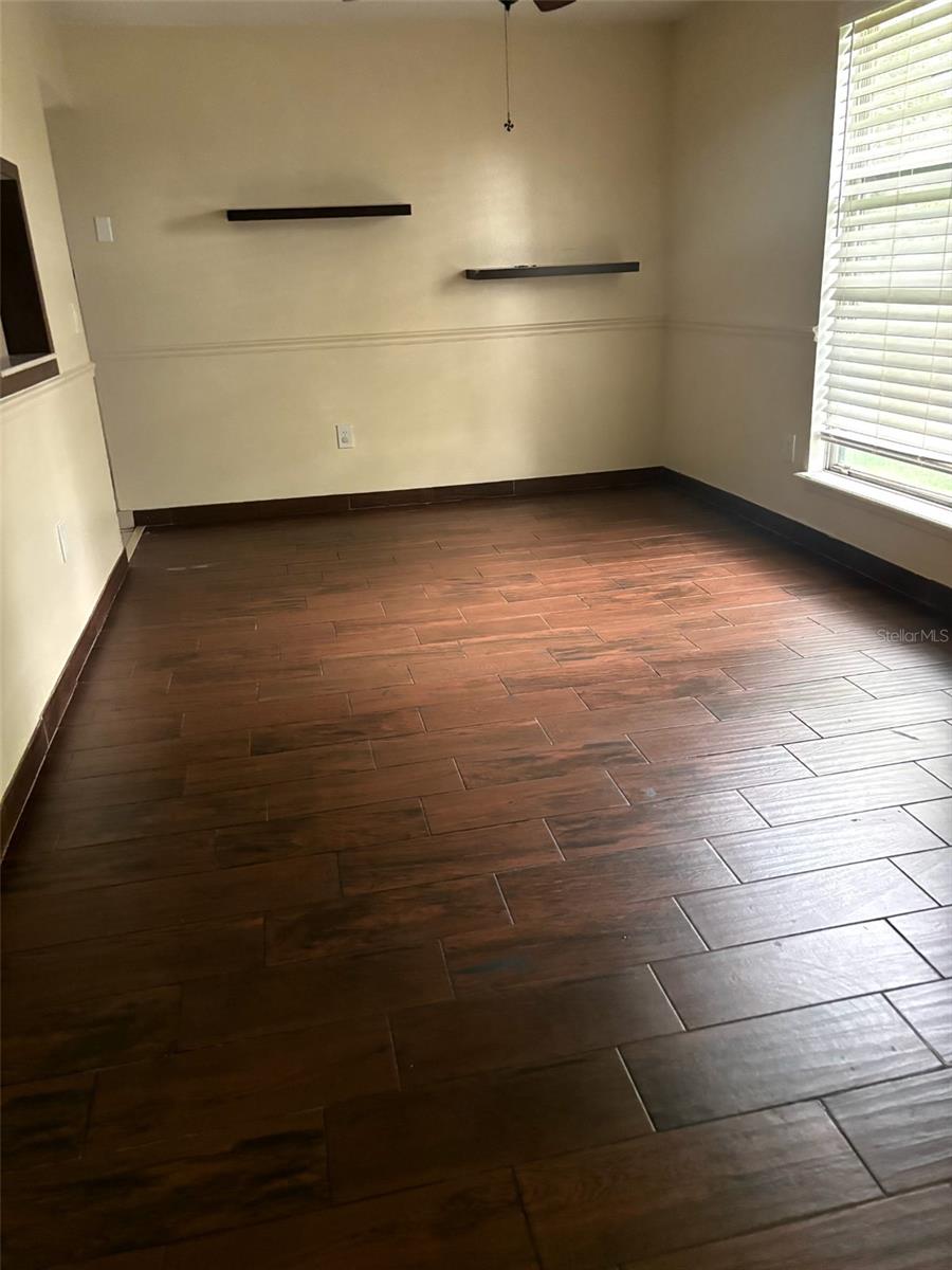 Image 5 of 9 For 3976 Versailles Drive 3976c