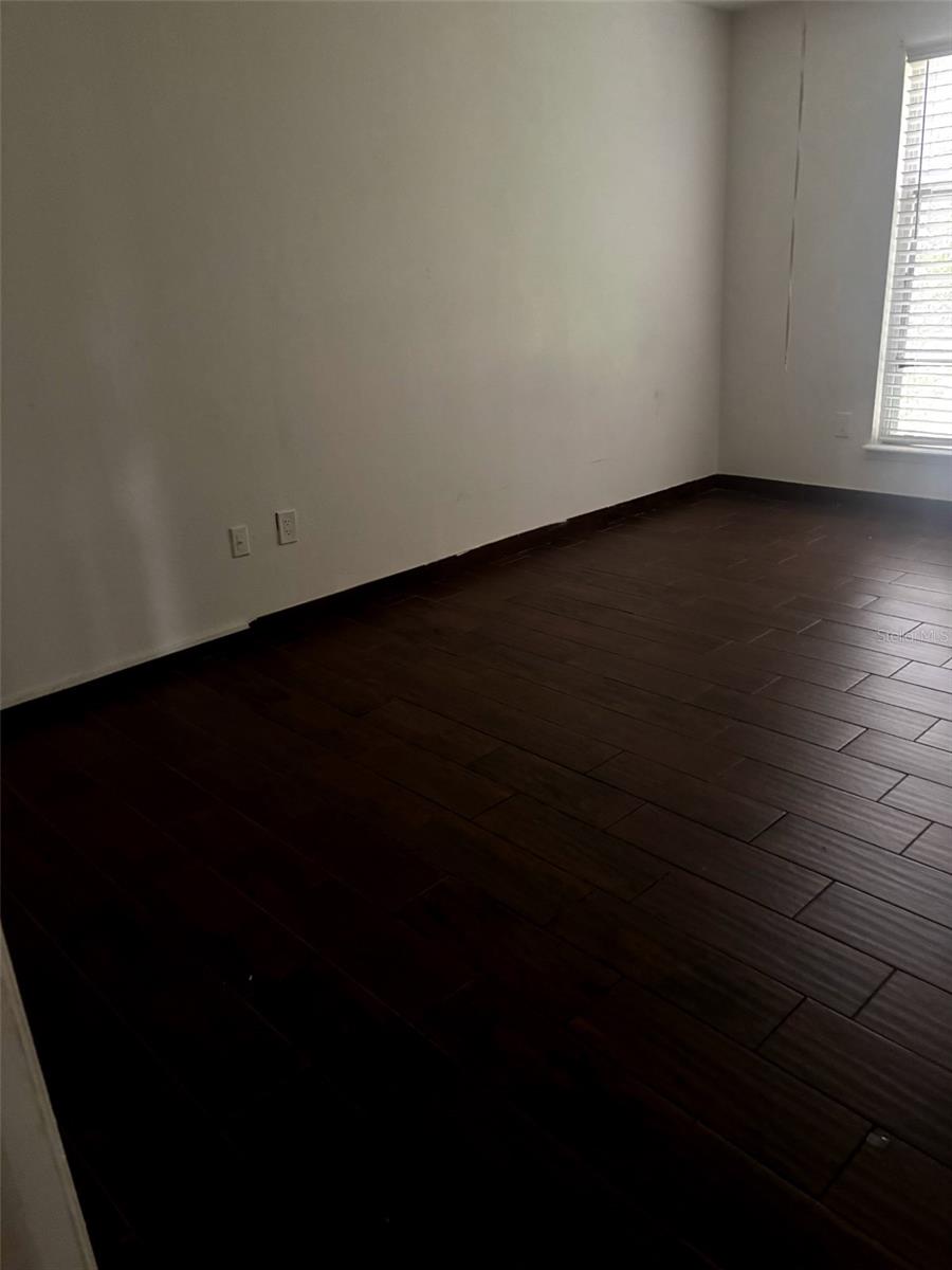 Image 6 of 9 For 3976 Versailles Drive 3976c