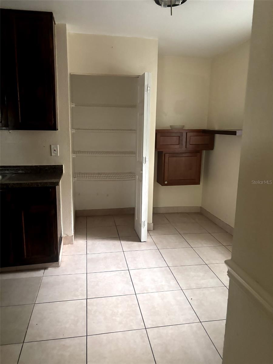 Image 7 of 9 For 3976 Versailles Drive 3976c